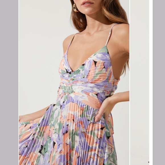 Astr Blythe Floral Plisse Midi Dress 